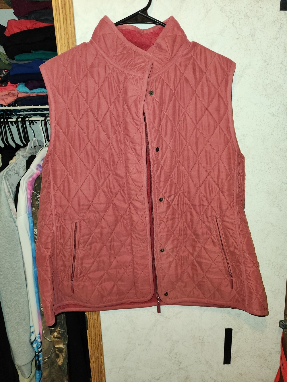 Van Heusen Quilted Sleeveless Vest in Dusty Rose
